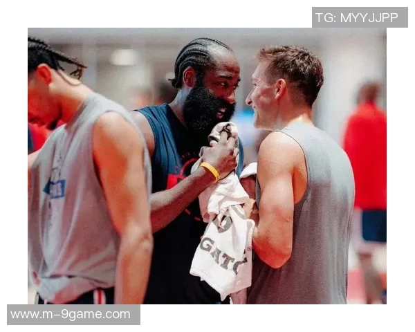 快船今日训练精彩瞬间小卡持球卢指导跑位哈登投篮比尔运球展现默契