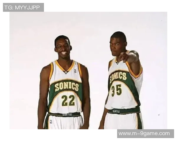 美媒对比杰夫格林与KD新秀赛季定妆照展现岁月轮回之美