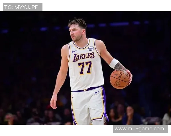 雷迪克确认东契奇将出战对阵太阳比赛里夫斯与斯玛特也将参赛 雷迪克确认东契奇将出战对阵太阳比赛里夫斯与斯玛特也将参赛