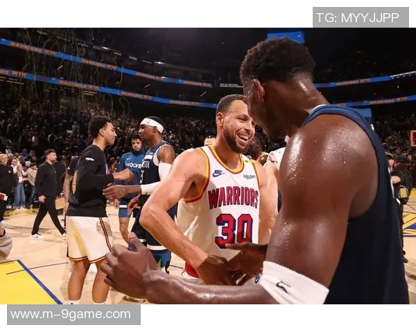 库里缺阵五场后重返训练有望周六对森林狼复出 库里缺阵五场后重返训练有望周六对森林狼复出