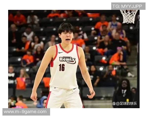 杨瀚森华丽脚步单打雷霆中锋可惜抛投失误令人扼腕叹息